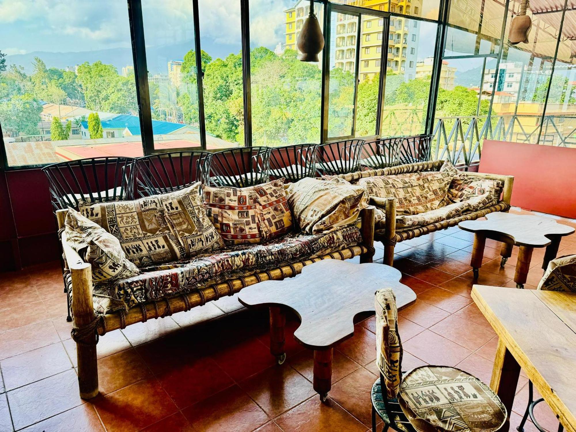 Arusha Backpackers Hotel Buitenkant foto